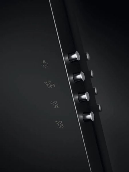 Витяжка Electrolux вертикальна, 60см, 600м куб год., чорний