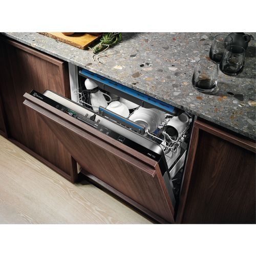 Посудомийна машина Electrolux